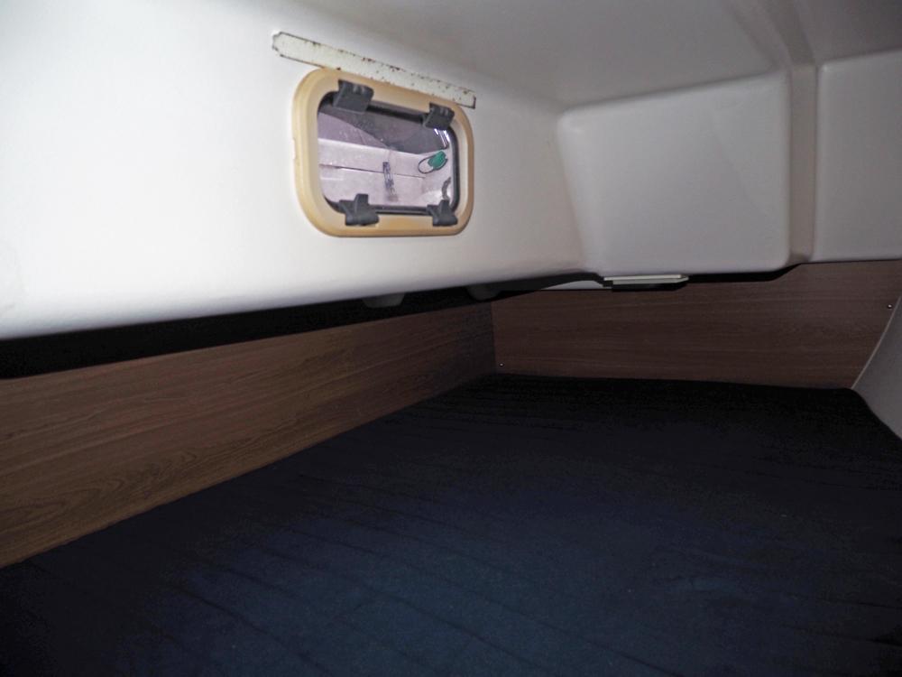 Aft cabin, Accommodation